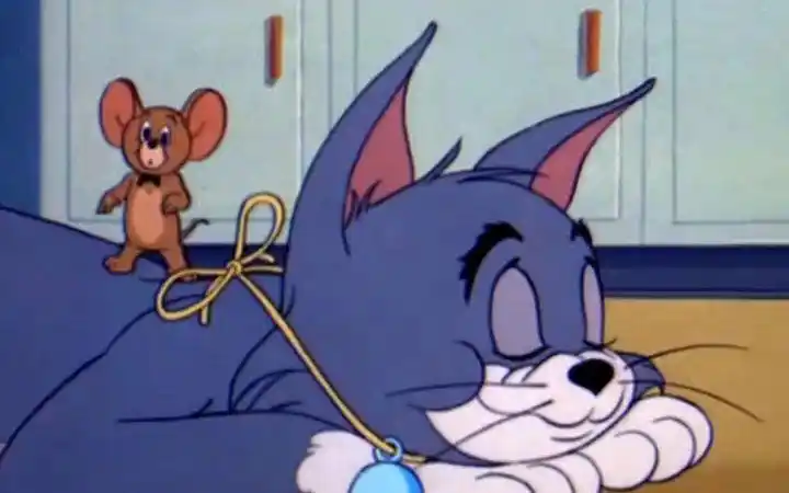 【动物配音】杰瑞示范给猫咪戴铃铛,没想到被胖揍一顿,小弟轻而易举就