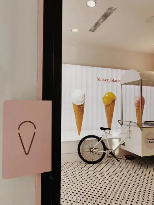 马德里网红冰淇淋店粉嫩粉嫩少女感