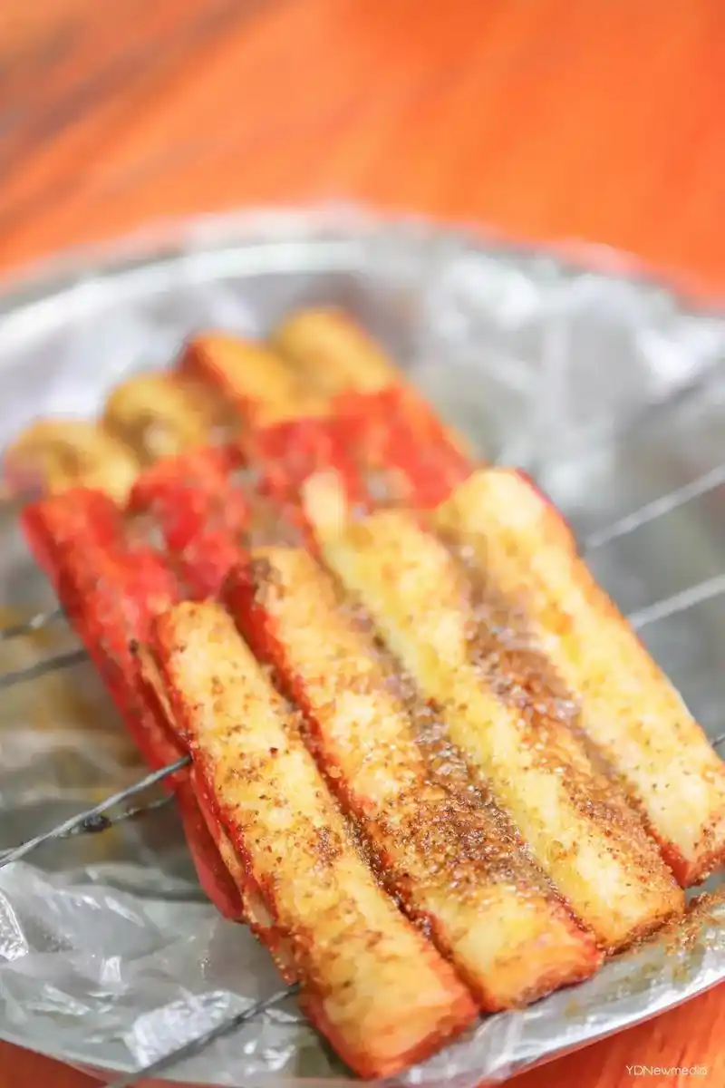 5小时,看心情开门,招牌筋子一人限量10串,只收现金,不让加菜,只有4张