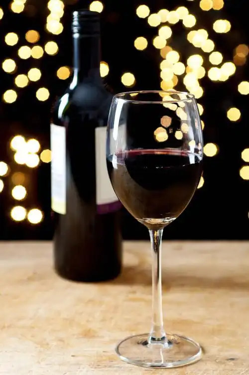 红酒杯玫瑰花唯美图片大全集