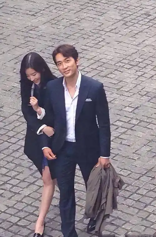 冯女郎杨采钰:和刘亦菲富豪干爹谈恋爱,她可比你想象中聪明_陈金飞