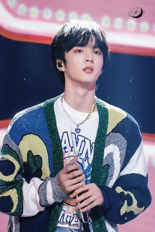 刘耀文无限超越班##刘耀文湖南卫视小年夜彩排视频