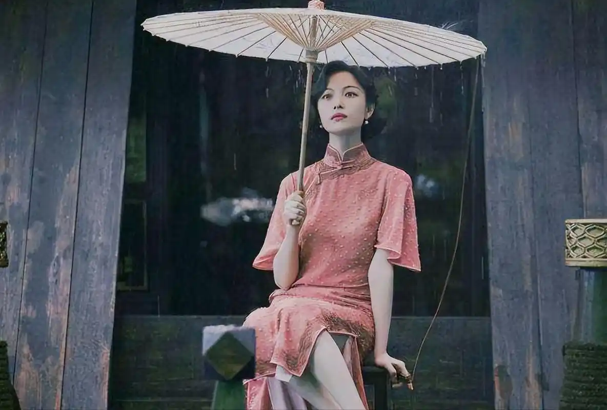 倪妮,成熟女人味