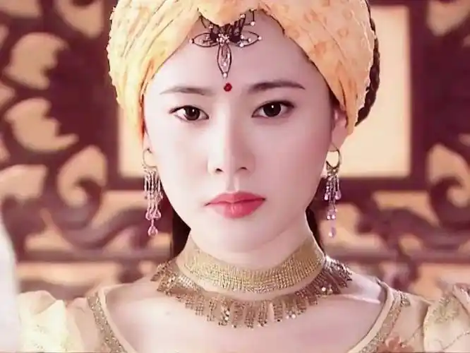 五,金喜善《神话》玉漱公主作为韩国第一美女,金喜善的知名度遍及全