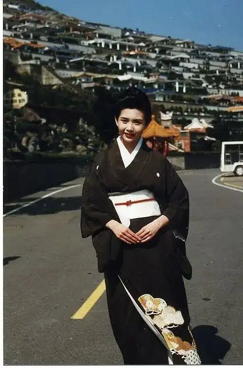 丁瑶邱淑贞饰古惑仔2猛龙过江