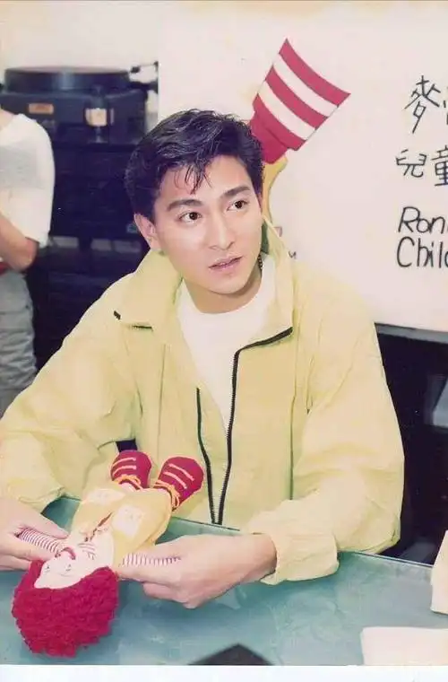 刘德华巅峰时期的帅气照片