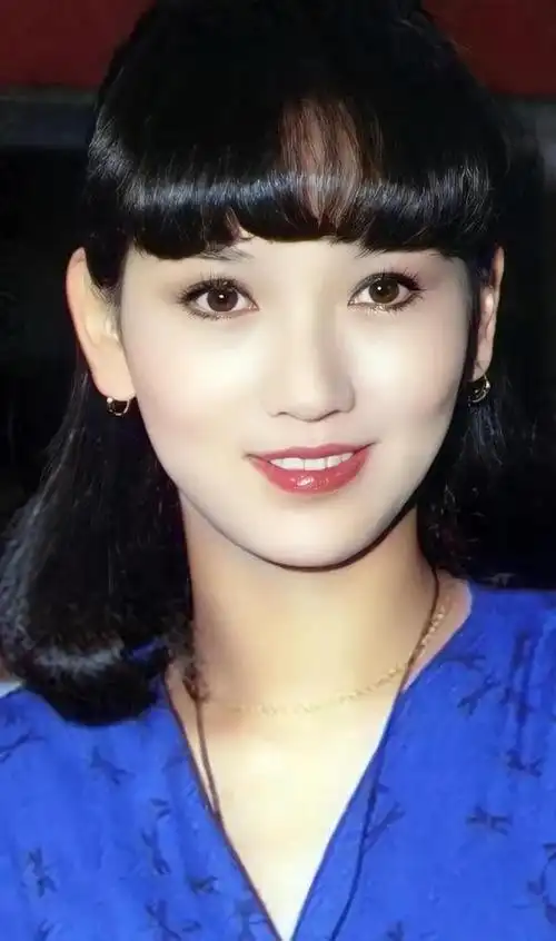 赵雅芝年轻的时候太漂亮了,优雅迷人!__财经头条