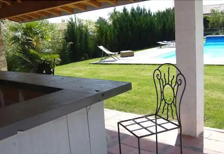 基提涅布里耶领地旅馆, moulis-en-medoc, 室外游泳池