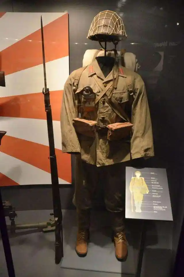 抗战时日军的单兵装备啥样?别再被神剧骗了_八路军_枪支_三八式步枪