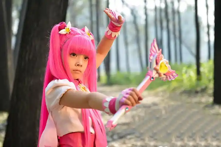 《巴啦啦小魔仙》的凌美雪,14岁亭亭玉立,和母亲同框似姐妹|刘黛希