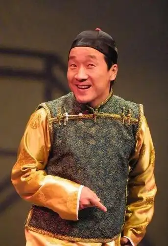 说到刘亚津,相信大家头脑中立刻会浮现一个小个头,小眼睛的形象.