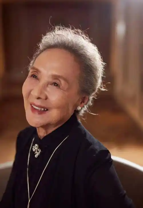 吴彦姝:岁月有加,并非垂老,理想丢弃,方堕暮年_母亲_女儿_父亲