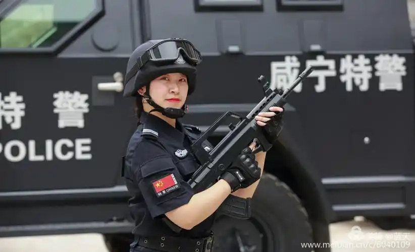 女特警的风采/献给国庆70周年