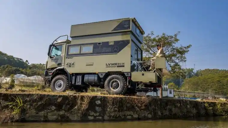 奔驰阿洛斯2036四驱越野房车