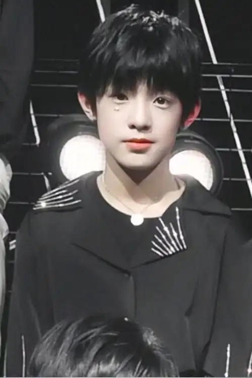 张泽禹(北京时代峰峻公司旗下练习生)_尚可名片