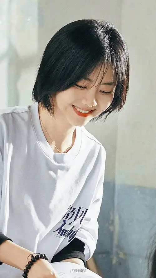 谭松韵超话/#谭松韵向风而行#所谓少年感/壁纸头像16p@谭松韵seven