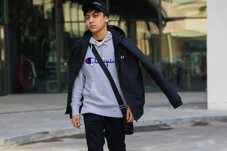 哈萨克斯坦时装周入侵!邻国潮流人士如何大显身手?