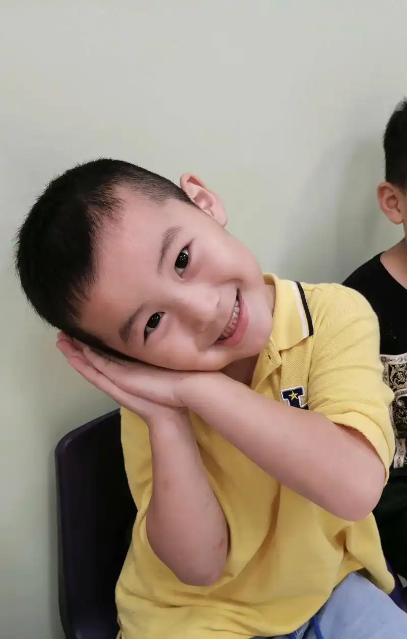 男孩子也很可爱啊! 你也曾倾其所有的去 - 抖音