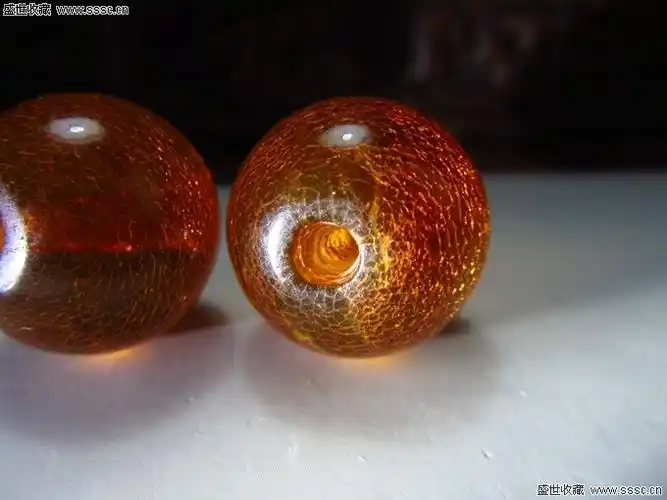 清代琥珀朝珠一对