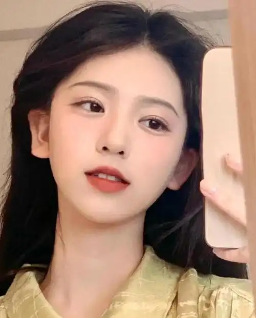 "随手"养成这4个小习惯,让五官变得更精致,成为耐看型美女