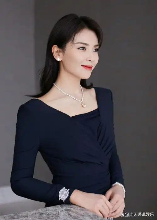 45岁刘涛被质疑整容,撞脸宋慧乔,网友直呼:亲妈都认不出来!