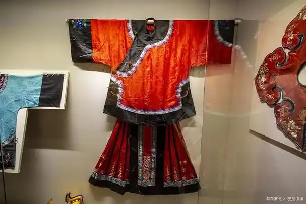 这种独特的设计使马面裙在中国服饰文化中