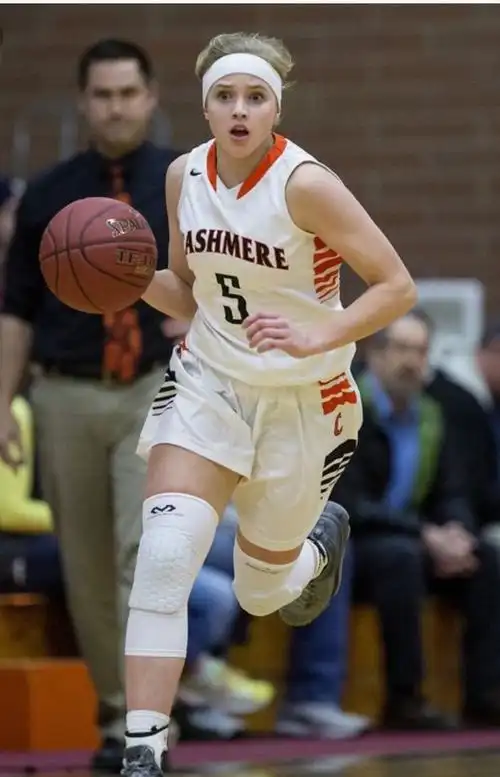 美国篮球天使海莉范丽丝美国女篮新星美得不像实力派