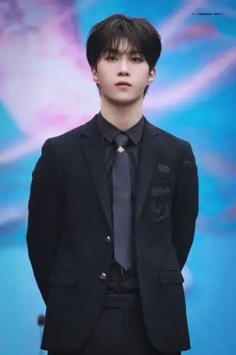 范丞丞网易云国风极乐夜