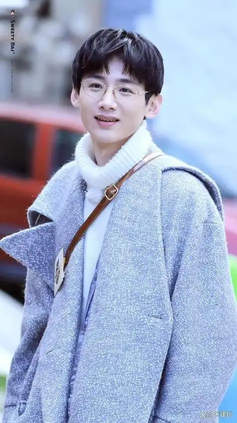 且看英俊潇洒的当红小生大眼睛男孩白敬亭是如何逆袭成功的