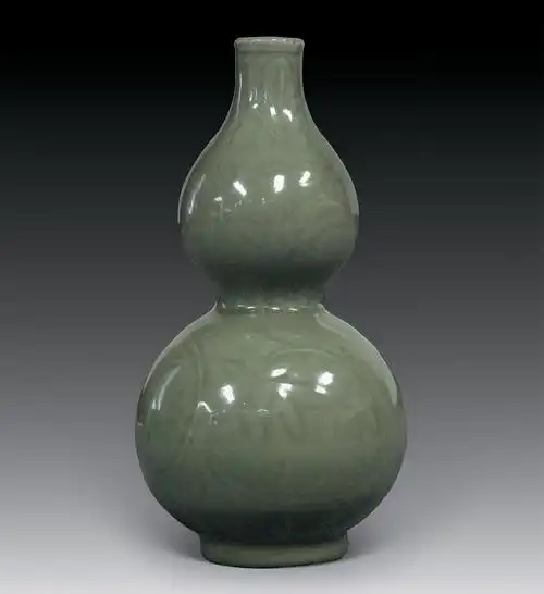 0176 宋 龙泉窑 刻花葫芦瓶