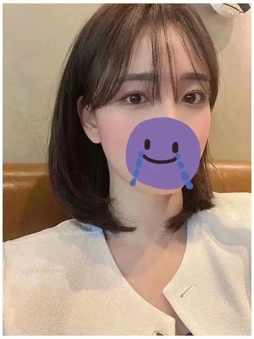 适合高额头圆脸女生的空气刘海锁骨发