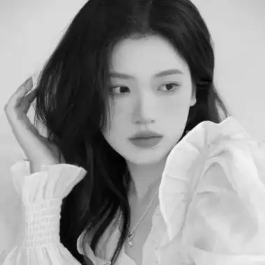 黑白高冷成熟御姐头像图片