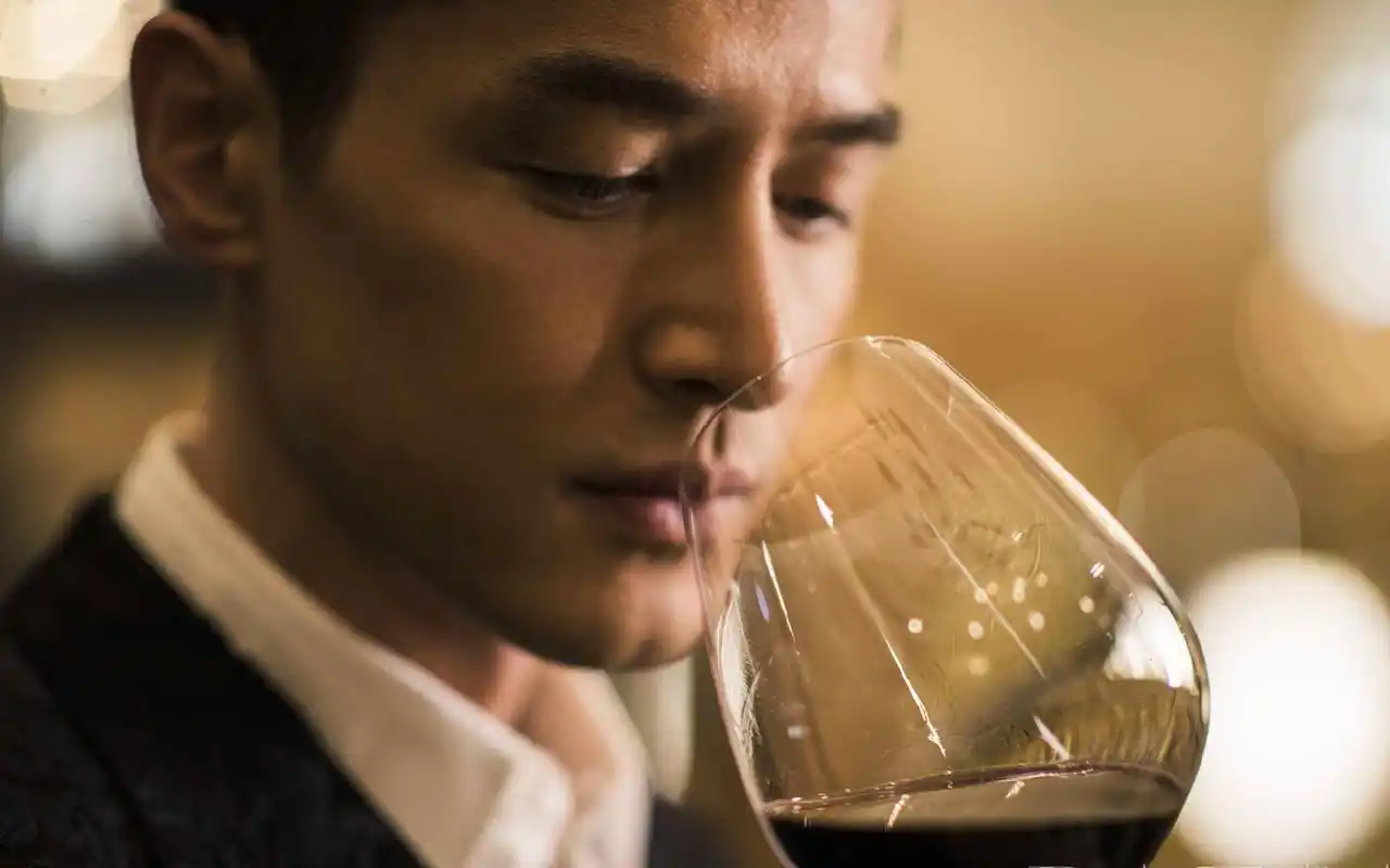 胡歌绅士黑白帅气写真图片桌面壁纸