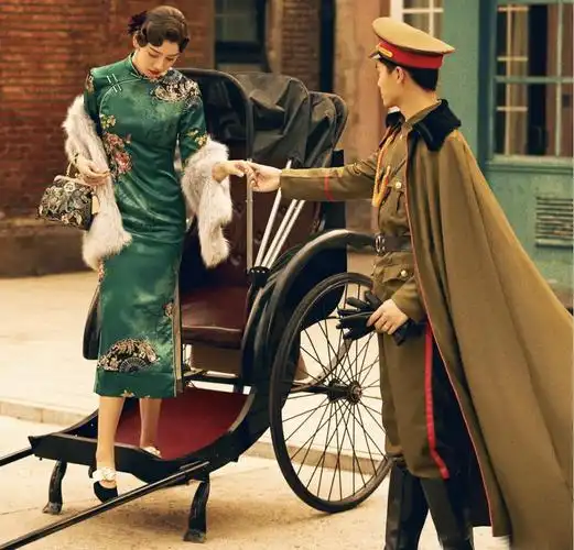 影楼主题服饰复古民国军阀太太旗袍军装情侣婚纱