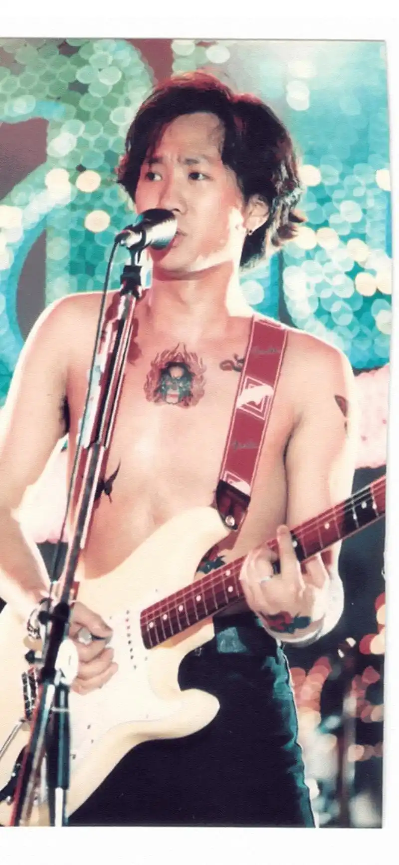 光辉岁月!从此再无黄家驹#黄家驹 #光辉岁月 #一代人的回忆