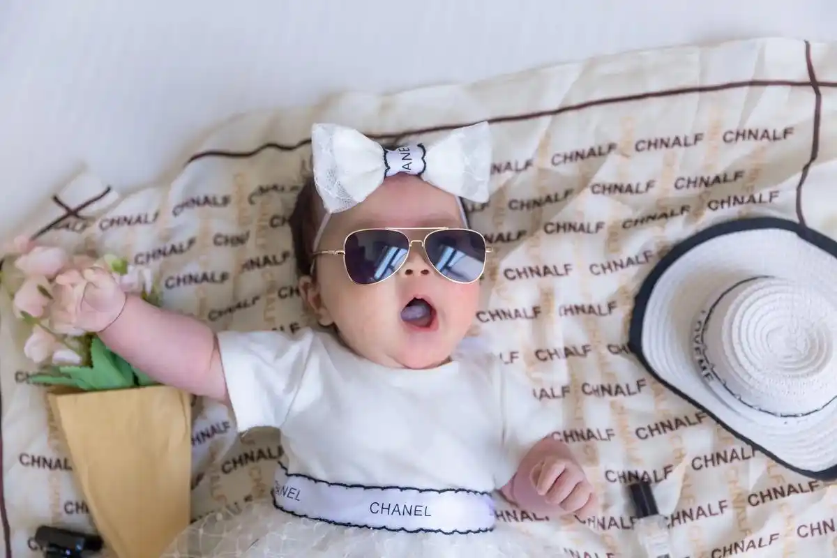 摄影师夸宝宝也是个爱拍照的 - 抖音