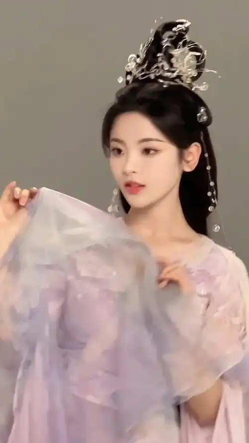 谁懂啊家人们我可以永远相信杨超越的古装造型啊!