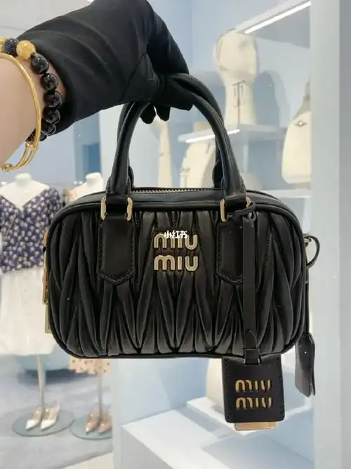 miumiu保龄球包现货8折