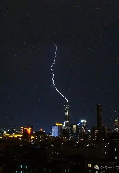 北京雷雨过境,25张闪电照片无比震撼!