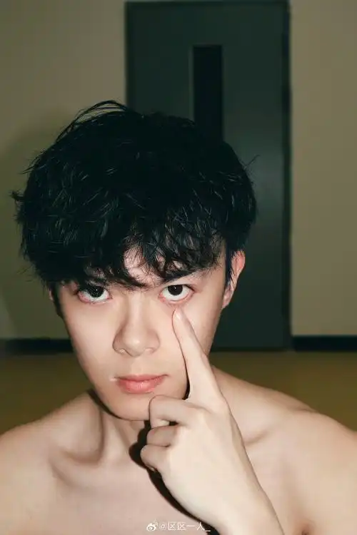 男生写真超话大头照day1#随手拍##男生写真