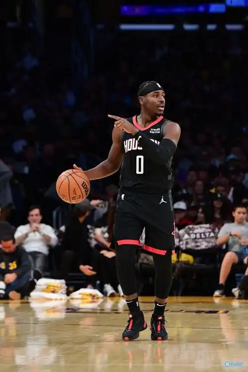 阿隆-霍勒迪/雷霆101-110火箭今日数据:13投8中,三分7投6中,22分6篮板