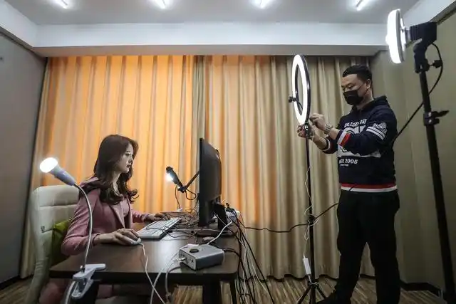 直播带货渐成中国商品销售新风尚