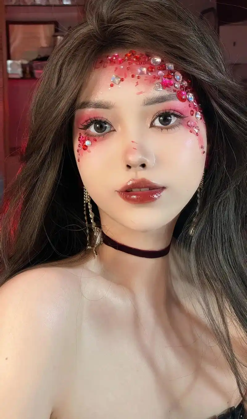 女娲说没空 自己的脸自己捏 #创作灵感 #万圣节妆容 #创意妆