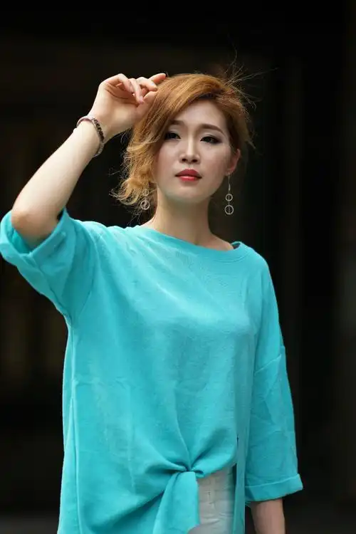 今天春熙 太古里>遇上平民美女,漂亮,平易敬人,就跟