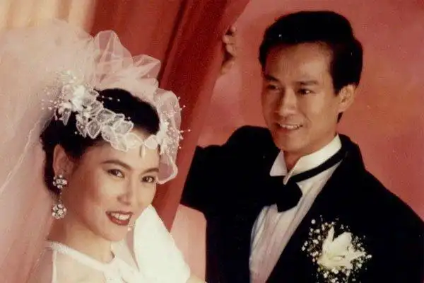 郑少秋和官晶华的故事为什么会喜欢肥胖的前妻