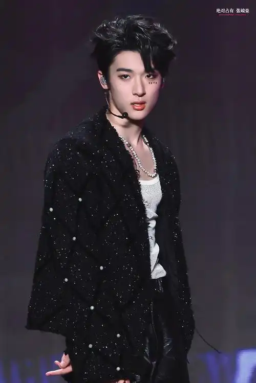 张峻豪三代男菩萨##张峻豪 三舞一