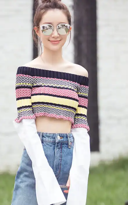 舒畅一身初夏装扮亮相,露脐装秀出身材无比吸睛,瞬间美出新境界_白色