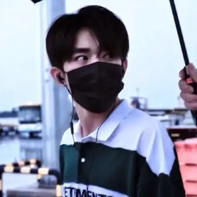 易烊千玺 / 你是首选 也是唯一_微信头像_我要个性网