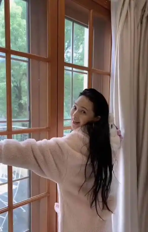 54岁伊能静素颜照曝光!