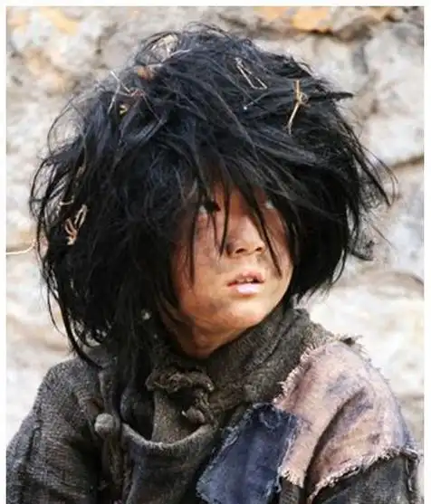 男孩每天给小乞丐一个鸡蛋三个月后惊喜来了